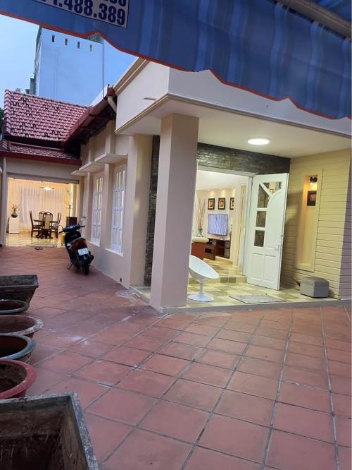 Nhà đẹp Quận Tân Phú, 2 tầng, hẻm xe hơi chỉ hơn 2 tỷ, sở hữu ngay hôm nay!